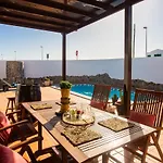 别墅 Eslanzarote Acoruma House, Super Wifi, Heated Pool