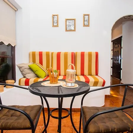 Villa Eslanzarote Acoruma House, Super Wifi, Heated Pool Güime