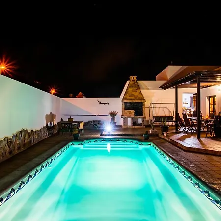 Eslanzarote Acoruma House, Super Wifi, Heated Pool *
