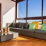 Вилла Eslanzarote Acoruma House, Super Wifi, Heated Pool *