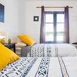 Вилла Eslanzarote Acoruma House, Super Wifi, Heated Pool
