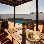 Eslanzarote Acoruma House, Super Wifi, Heated Pool *