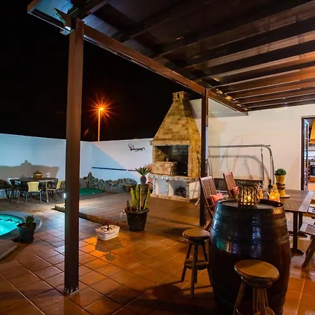 Eslanzarote Acoruma House, Super Wifi, Heated Pool 别墅