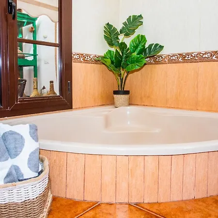 Eslanzarote Acoruma House, Super Wifi, Heated Pool *