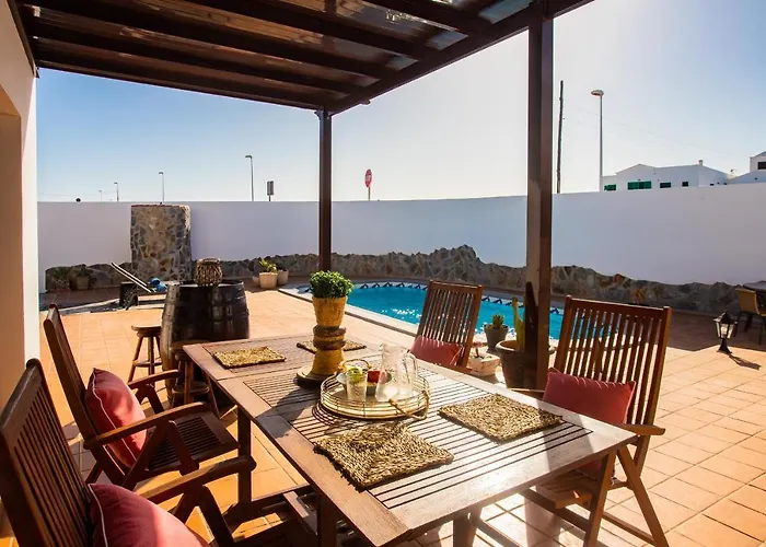 וילה Eslanzarote Acoruma House, Super Wifi, Heated Pool