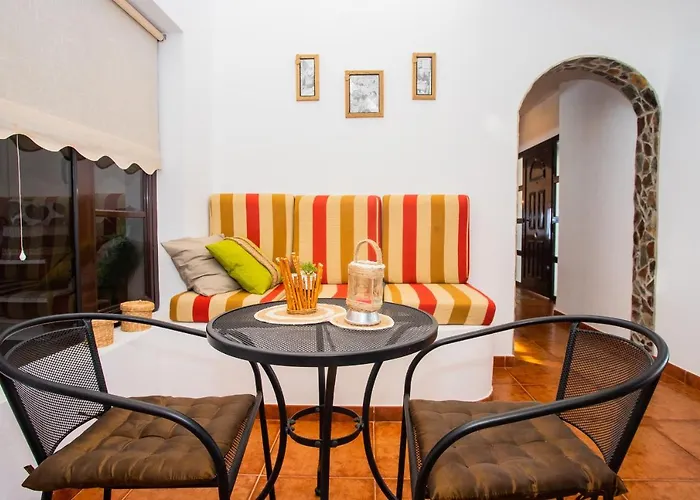 וילה Eslanzarote Acoruma House, Super Wifi, Heated Pool Güime