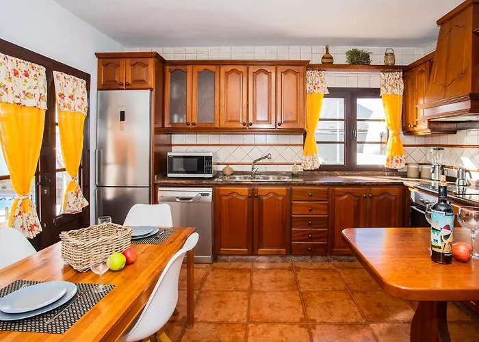 Eslanzarote Acoruma House, Super Wifi, Heated Pool Güime