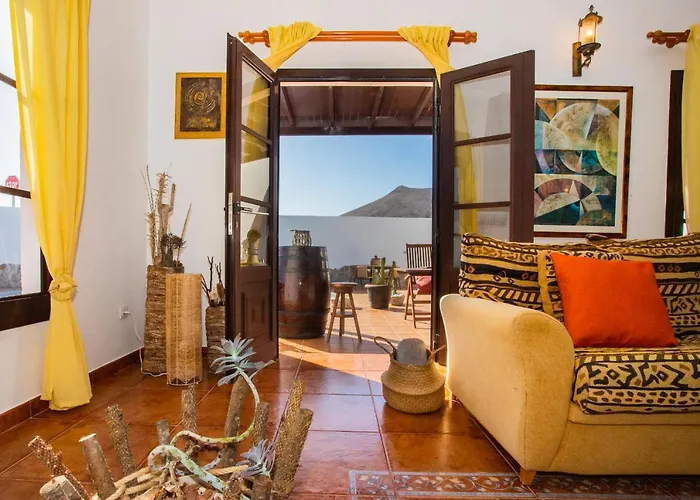 Eslanzarote Acoruma House, Super Wifi, Heated Pool *