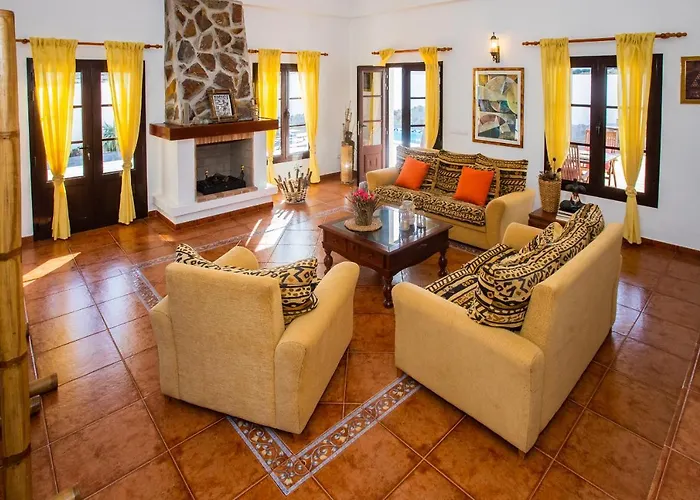 Eslanzarote Acoruma House, Super Wifi, Heated Pool