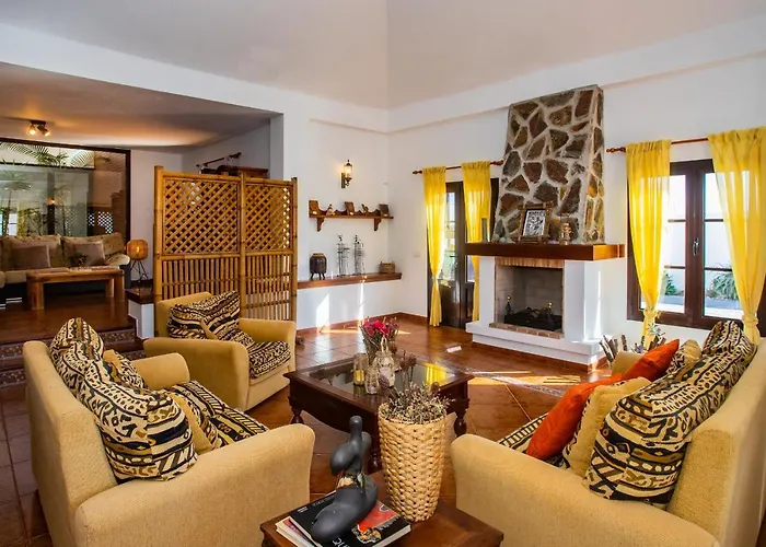 Eslanzarote Acoruma House, Super Wifi, Heated Pool *