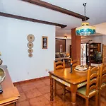 Eslanzarote Acoruma House, Super Wifi, Heated Pool Villa Güime