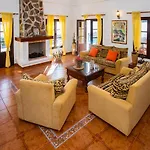 Eslanzarote Acoruma House, Super Wifi, Heated Pool