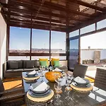 Villa Eslanzarote Acoruma House, Super Wifi, Heated Pool