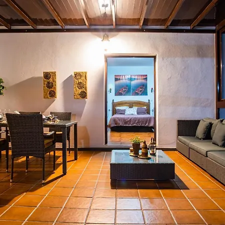 Eslanzarote Acoruma House, Super Wifi, Heated Pool