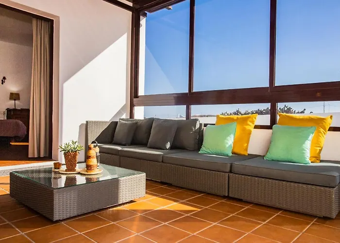 Villa Eslanzarote Acoruma House, Super Wifi, Heated Pool *