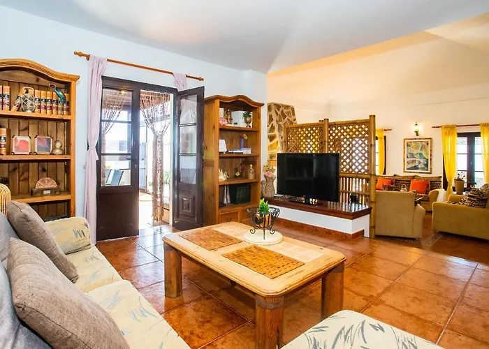 Eslanzarote Acoruma House, Super Wifi, Heated Pool * Güime