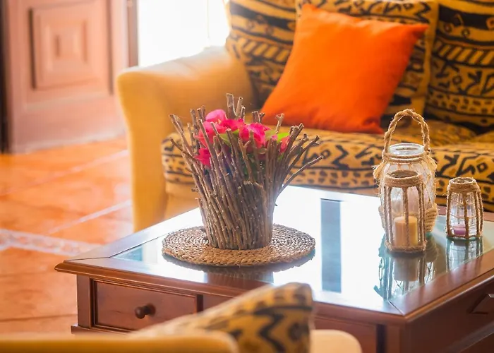 Eslanzarote Acoruma House, Super Wifi, Heated Pool Villa