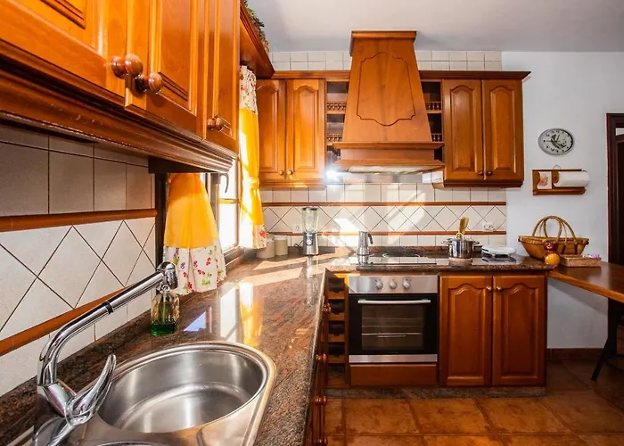 Villa Eslanzarote Acoruma House, Super Wifi, Heated Pool