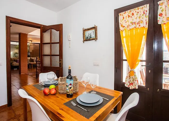 Villa Eslanzarote Acoruma House, Super Wifi, Heated Pool